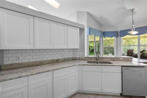 House in Orlando, Florida 5 bedrooms, 244.15 sq.m. № 1284828 - photo 12