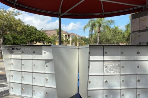 Condo in Coconut Creek, Florida, 2 bedrooms  № 1930336 - photo 6