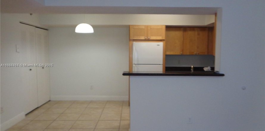 Condo in Coconut Creek, Florida, 2 bedrooms  № 1930336