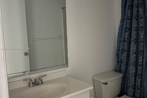 Condo in Coconut Creek, Florida, 2 bedrooms  № 1930336 - photo 5