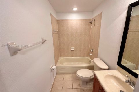 Купить кондоминиум в Дорал, Флорида 3 спальни, 121.89м2, № 1705820 - фото 15