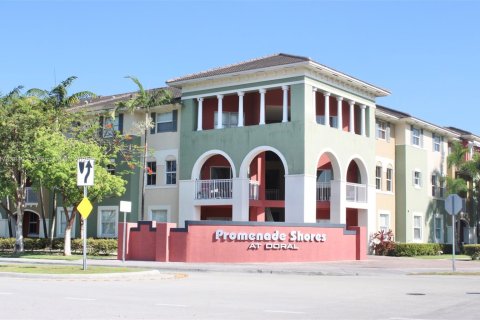 Купить кондоминиум в Дорал, Флорида 3 спальни, 121.89м2, № 1705820 - фото 1