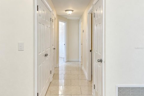 Villa ou maison à louer à Tampa, Floride: 3 chambres, 77.67 m2 № 2423892 - photo 5