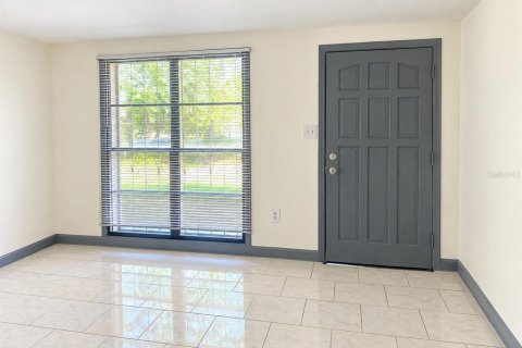 Villa ou maison à louer à Tampa, Floride: 3 chambres, 77.67 m2 № 2423892 - photo 10
