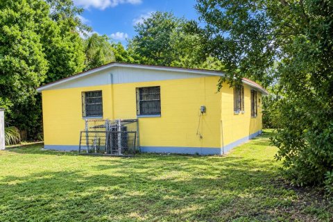Villa ou maison à louer à Tampa, Floride: 3 chambres, 77.67 m2 № 2423892 - photo 11
