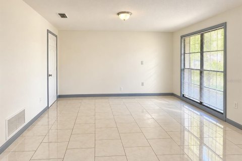 Villa ou maison à louer à Tampa, Floride: 3 chambres, 77.67 m2 № 2423892 - photo 4