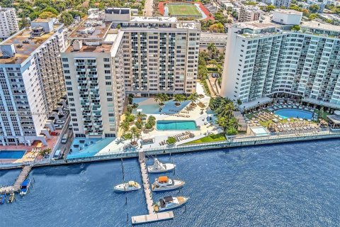 Купить кондоминиум в Майами-Бич, Флорида 1 спальня, 90.12м2, № 2021619 - фото 25