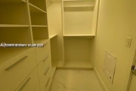 Купить кондоминиум в Норт-Майами-Бич, Флорида 1 спальня, 87.05м2, № 2035240 - фото 28