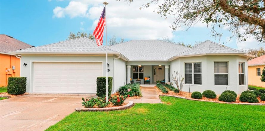 House in Leesburg, Florida 3 bedrooms, 212 sq.m. № 1547632