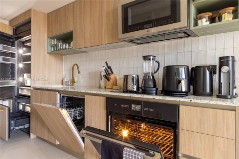 Condominio en alquiler en Miami, Florida, 1 dormitorio, 62.62 m2 № 1861551 - foto 6