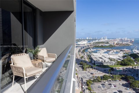 Condominio en alquiler en Miami, Florida, 1 dormitorio, 62.62 m2 № 1861551 - foto 24