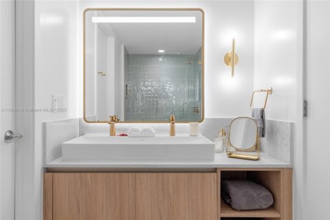 Condominio en alquiler en Miami, Florida, 1 dormitorio, 62.62 m2 № 1861551 - foto 14