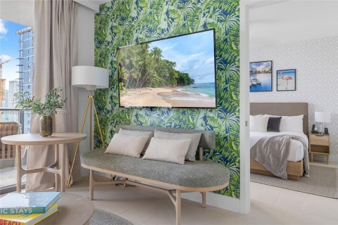 Condominio en alquiler en Miami, Florida, 1 dormitorio, 62.62 m2 № 1861551 - foto 2