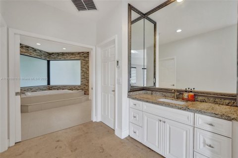 Casa en venta en Weston, Florida, 6 dormitorios, 531.31 m2 № 1635248 - foto 25