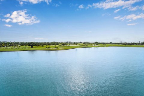 Condo in Bay Harbor Islands, Florida, 2 bedrooms  № 2058152 - photo 3