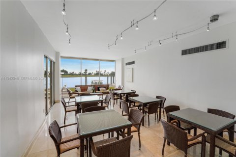 Condo in Bay Harbor Islands, Florida, 2 bedrooms  № 2058152 - photo 6