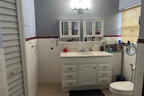 House in Tampa, Florida 3 bedrooms, 147.53 sq.m. № 2110618 - photo 15