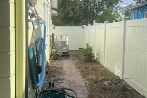 House in Tampa, Florida 3 bedrooms, 147.53 sq.m. № 2110618 - photo 29