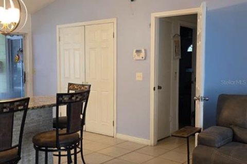 House in Tampa, Florida 3 bedrooms, 147.53 sq.m. № 2110618 - photo 9