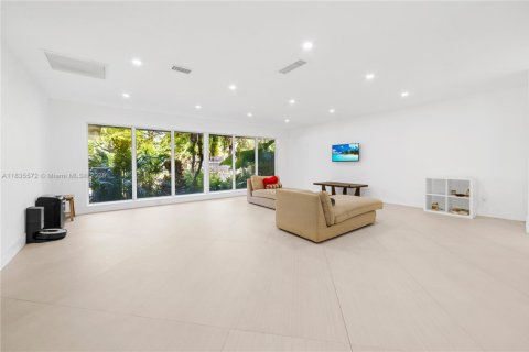 House in Palmetto Bay, Florida 4 bedrooms, 267.09 sq.m. № 1818352 - photo 29