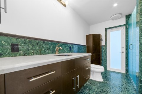 House in Palmetto Bay, Florida 4 bedrooms, 267.09 sq.m. № 1818352 - photo 10