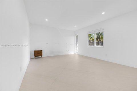 House in Palmetto Bay, Florida 4 bedrooms, 267.09 sq.m. № 1818352 - photo 12