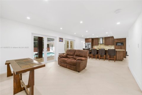 House in Palmetto Bay, Florida 4 bedrooms, 267.09 sq.m. № 1818352 - photo 6