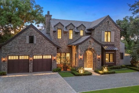 House in Winter Park, Florida 4 bedrooms, 345.6 sq.m. № 1910568 - photo 3
