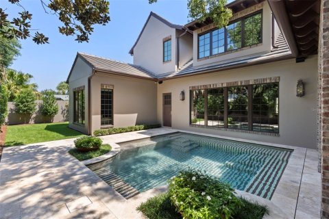 House in Winter Park, Florida 4 bedrooms, 345.6 sq.m. № 1910568 - photo 4