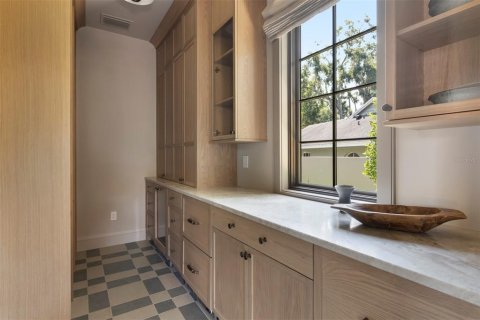 House in Winter Park, Florida 4 bedrooms, 345.6 sq.m. № 1910568 - photo 18