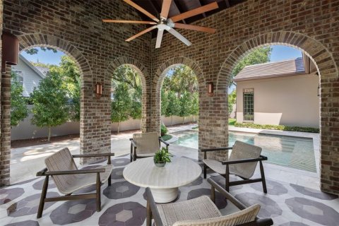 House in Winter Park, Florida 4 bedrooms, 345.6 sq.m. № 1910568 - photo 8