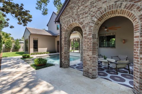 House in Winter Park, Florida 4 bedrooms, 345.6 sq.m. № 1910568 - photo 6