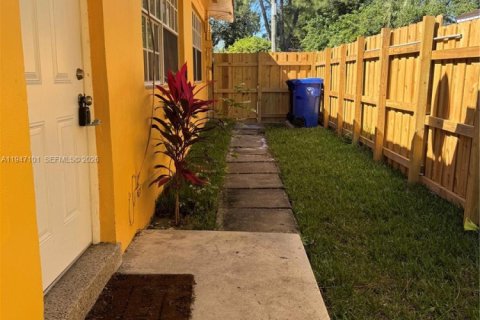 Снять в аренду квартиру в Форт-Лодердейл, Флорида 2 спальни, 60.57м2, № 2005259 - фото 9