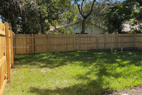 Снять в аренду квартиру в Форт-Лодердейл, Флорида 2 спальни, 60.57м2, № 2005259 - фото 24