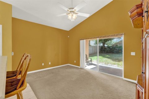 House in Ocoee, Florida 5 bedrooms, 215.9 sq.m. № 1631713 - photo 12