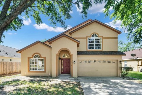 House in Ocoee, Florida 5 bedrooms, 215.9 sq.m. № 1631713 - photo 1