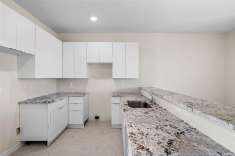 Townhouse in Davenport, Florida 3 bedrooms, 125.23 sq.m. № 1417996 - photo 7