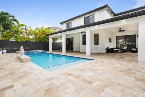 House in Miami, Florida 5 bedrooms, 217.21 sq.m. № 1839467 - photo 9