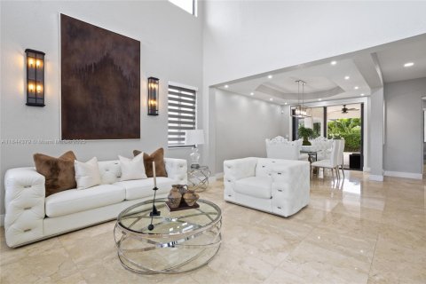 House in Miami, Florida 5 bedrooms, 217.21 sq.m. № 1839467 - photo 20