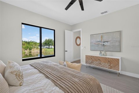House in Port Charlotte, Florida 4 bedrooms, 222.87 sq.m. № 2298402 - photo 20