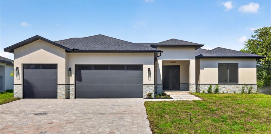 House in Port Charlotte, Florida 4 bedrooms, 222.87 sq.m. № 2298402