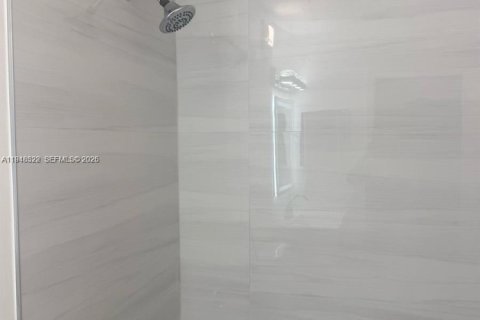 Villa ou maison à vendre à Miami, Floride: 3 chambres, 122.54 m2 № 2004241 - photo 17