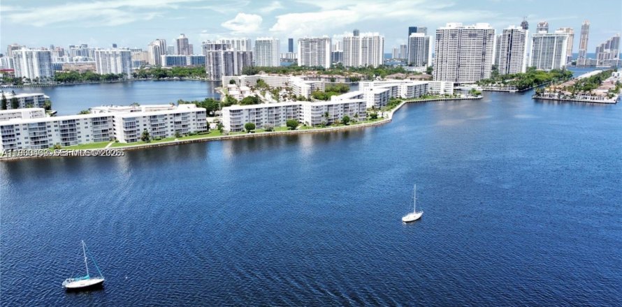 Condo à Aventura, Floride, 1 chambre  № 2079093