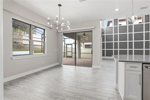 Villa ou maison à vendre à Lake Mary, Floride: 4 chambres, 331.38 m2 № 2349576 - photo 19