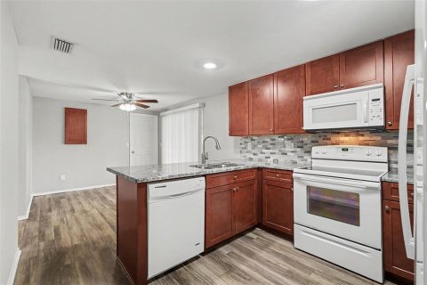 Casa en venta en Tampa, Florida, 3 dormitorios, 103.96 m2 № 2149279 - foto 6