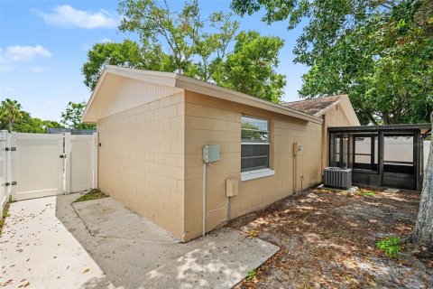 Casa en venta en Tampa, Florida, 3 dormitorios, 103.96 m2 № 2149279 - foto 16