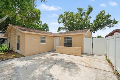 Casa en venta en Tampa, Florida, 3 dormitorios, 103.96 m2 № 2149279 - foto 2