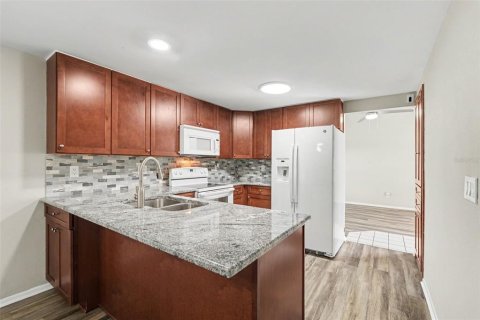 Casa en venta en Tampa, Florida, 3 dormitorios, 103.96 m2 № 2149279 - foto 7
