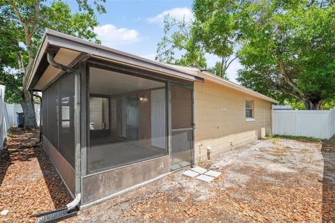 Casa en venta en Tampa, Florida, 3 dormitorios, 103.96 m2 № 2149279 - foto 15