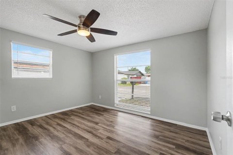 Casa en venta en Tampa, Florida, 3 dormitorios, 103.96 m2 № 2149279 - foto 10